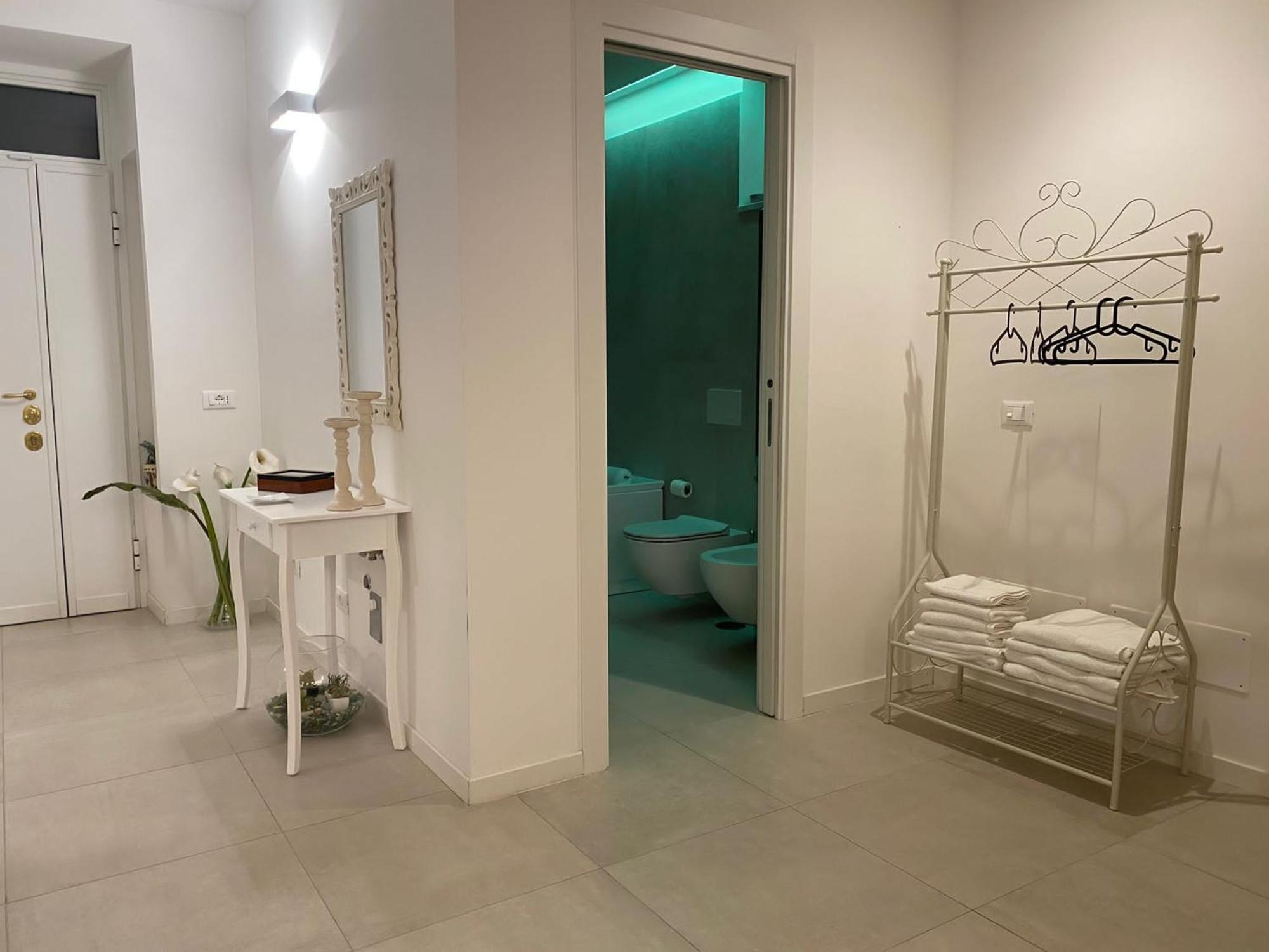 ALESSANDRO LUXURY HOME ROME ≡ Рим, Италия ≡ Lowest Booking Rates For  Alessandro Luxury Home Rome in Рим, Услуги